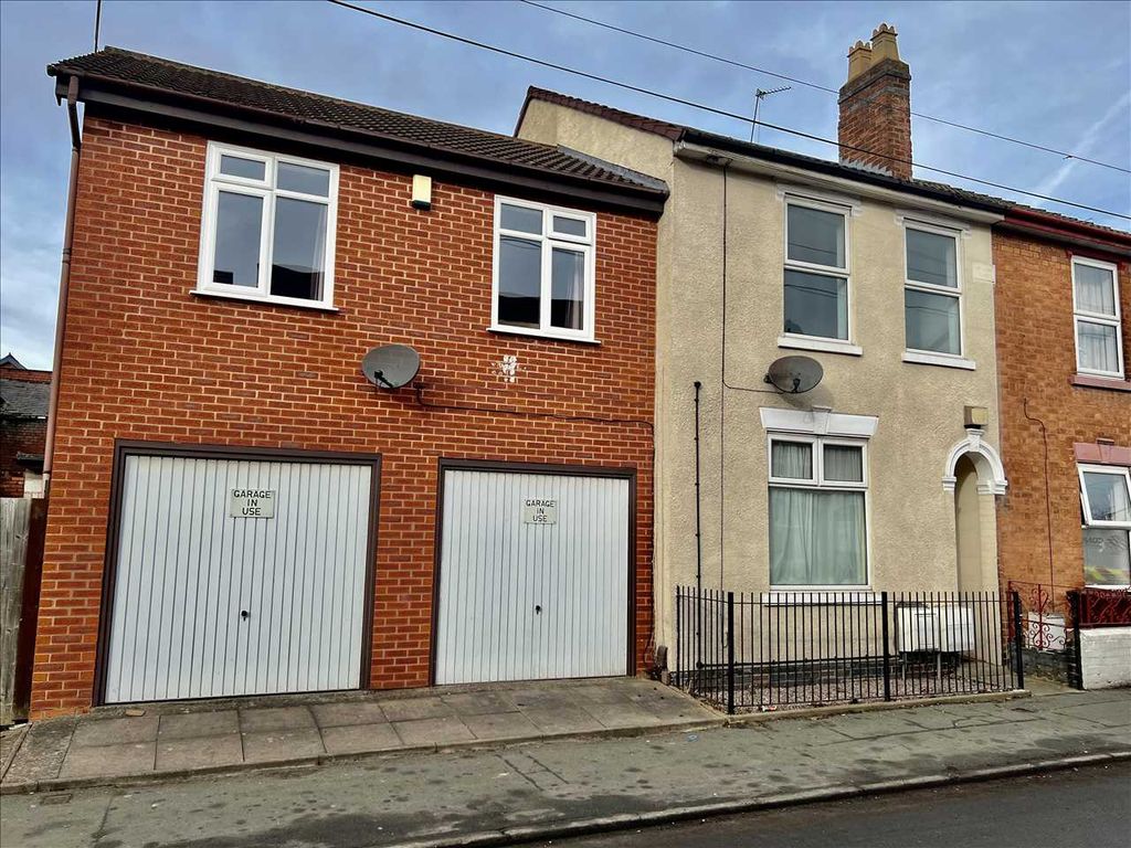 4 bed block of flats for sale in Riches Street, Wolverhampton, Wolverhampton WV6, £280,000