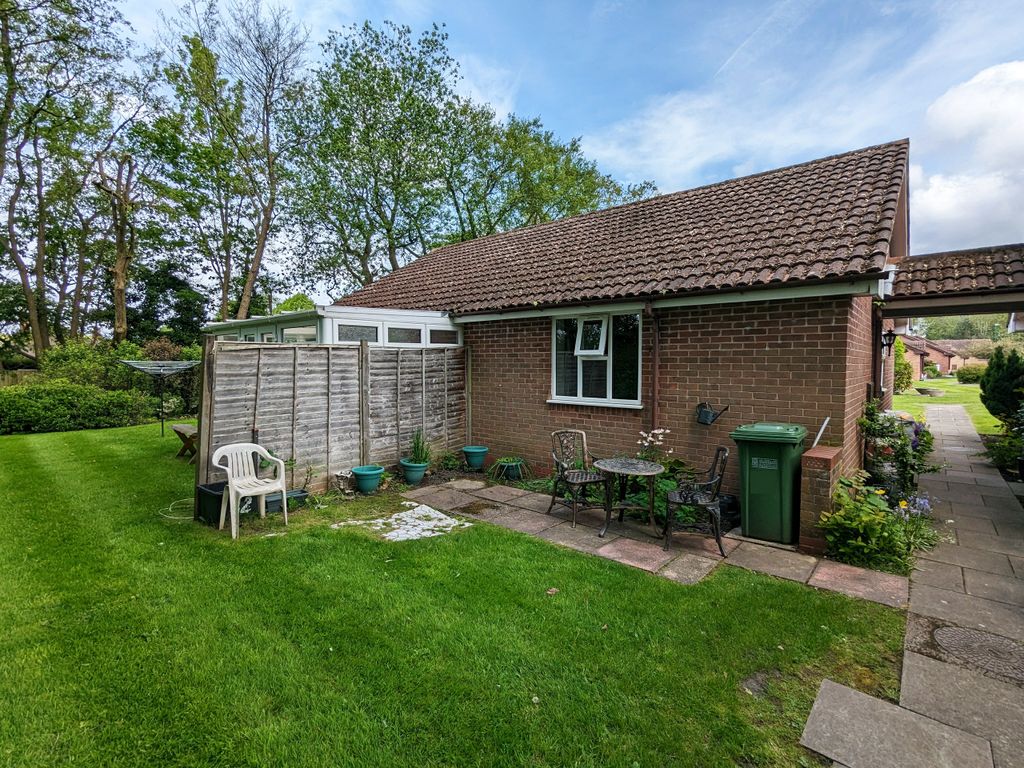 1 bed semi-detached bungalow for sale in Portershill Drive, Shirley, Solihull B90, £165,000