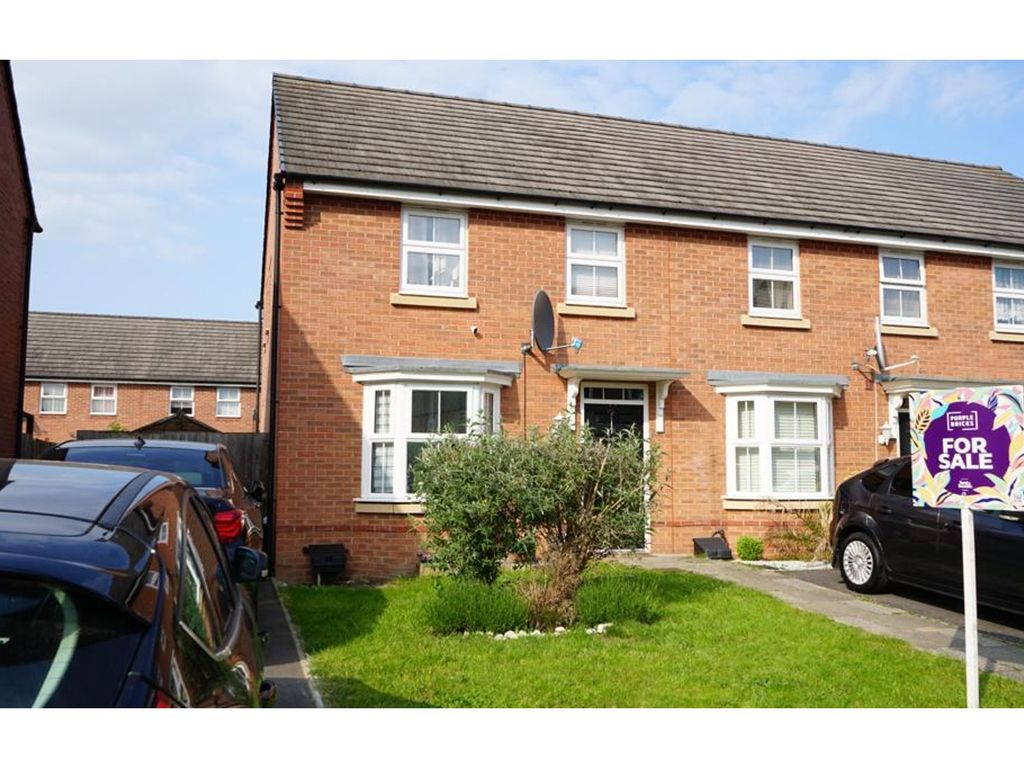 3 bed end terrace house for sale in Buttercup Walk, Binley CV3, £270,000