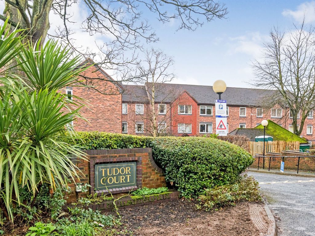 2 bed flat for sale in Midland Drive, Sutton Coldfield B72, £130,000