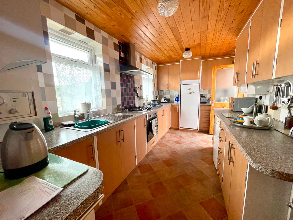 3 bed detached bungalow for sale in Huntington Terrace Road, Cannock WS11, £220,000