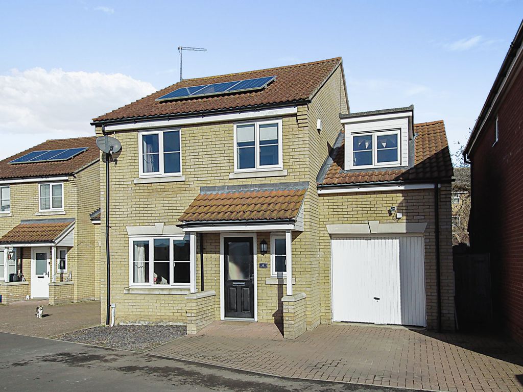 4 bed detached house for sale in Abbey Mews, Thetford IP24, £325,000
