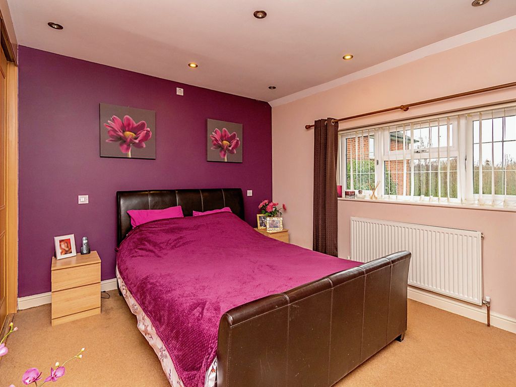 3 bed semi-detached house for sale in Boundary Way, Penn, Wolverhampton WV4, £200,000