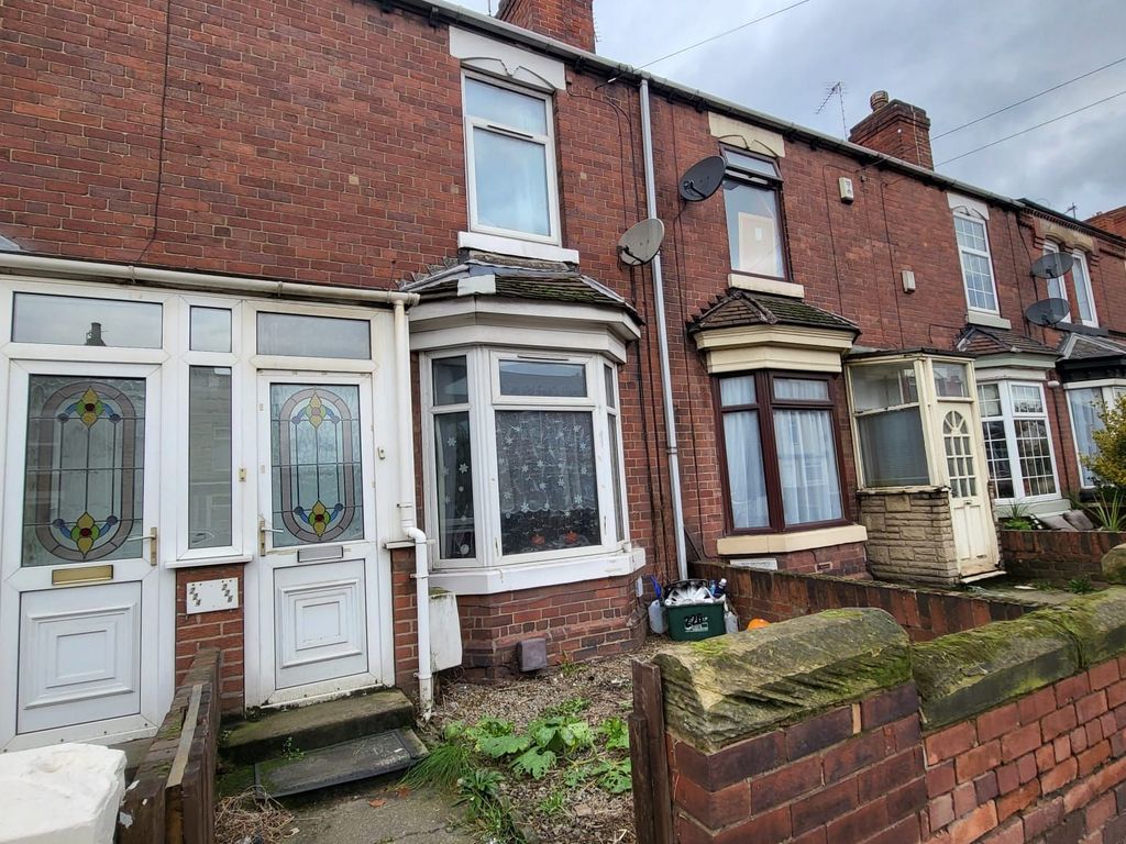 3 bed terraced house for sale in Bentley Road, Doncaster DN5, £89,950