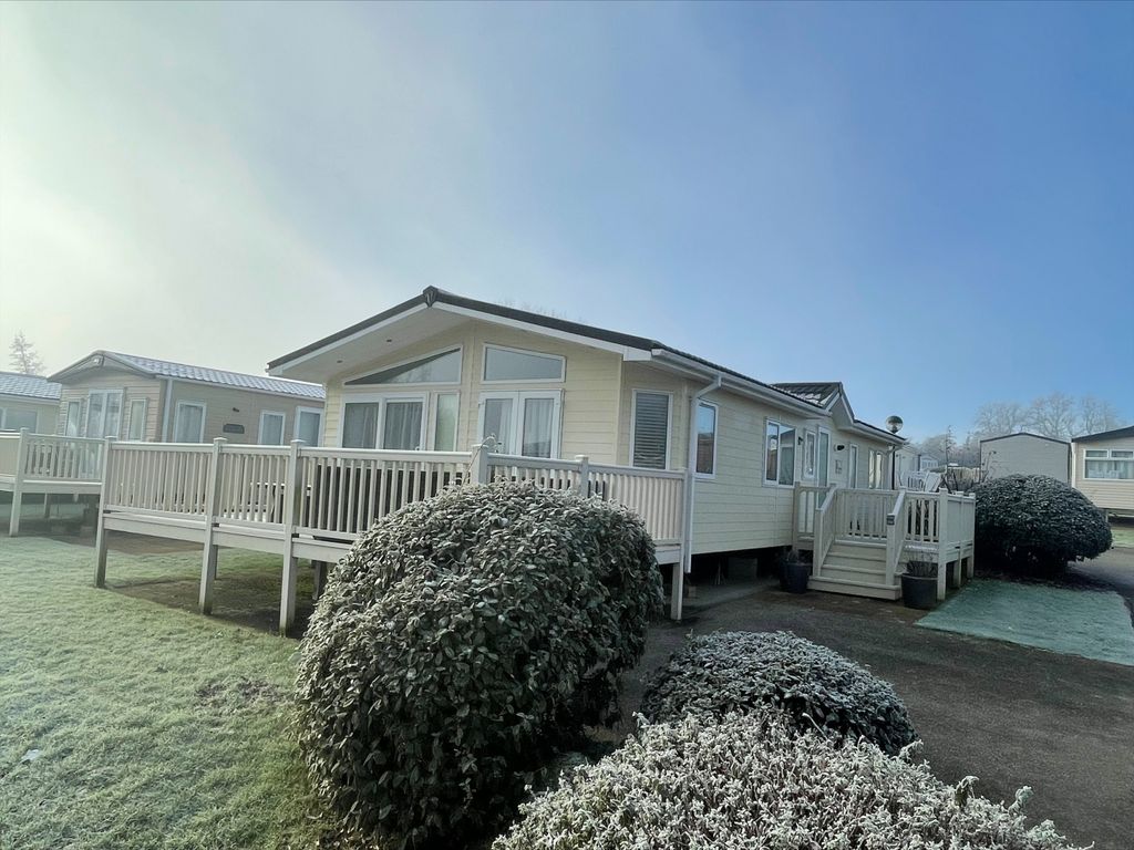 2 bed mobile/park home for sale in Ribble Valley Country & Leisure Park, Lancashire BB7, £109,995