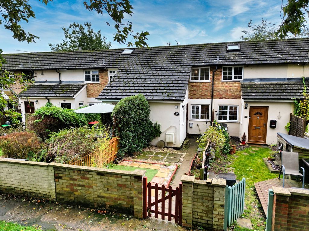 2 bed terraced house for sale in Whaddon Road, Shenley Brook End MK5, £250,000