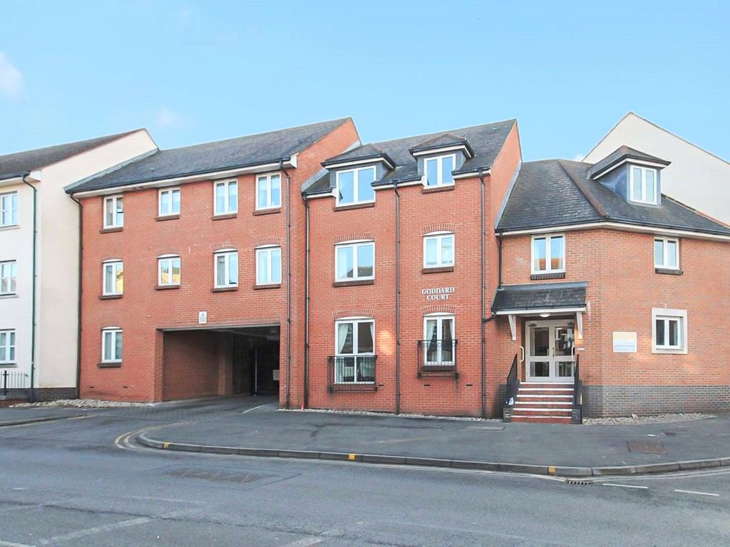 2 bed flat for sale in Goddard Court, Cricklade Street, Swindon, Wiltshire SN1, £89,500