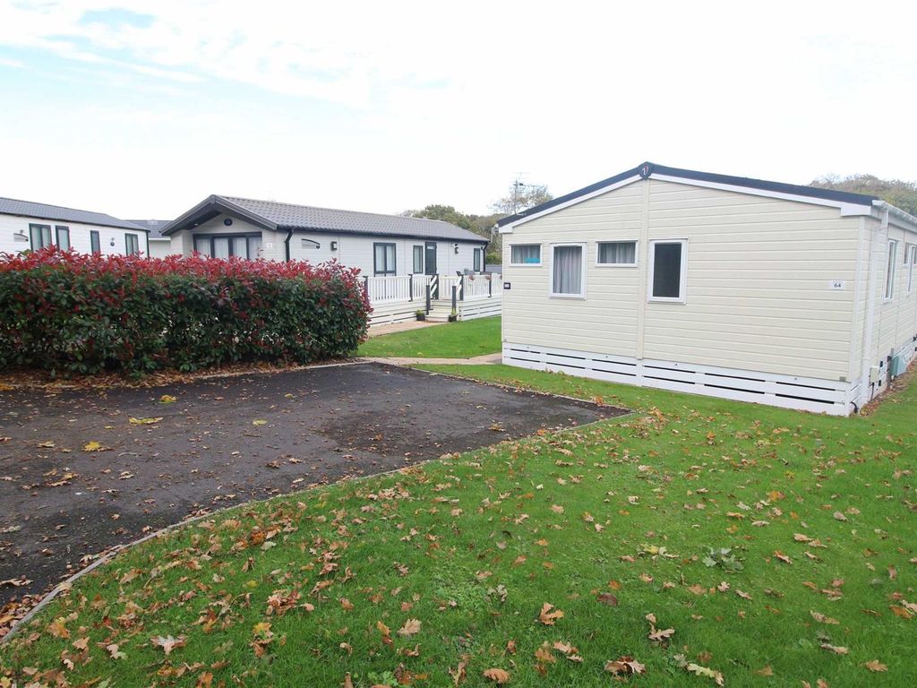 3 bed mobile/park home for sale in Dane Park, Shorefield Country Park, Near Milford On Sea, Hampshire SO41, £145,000