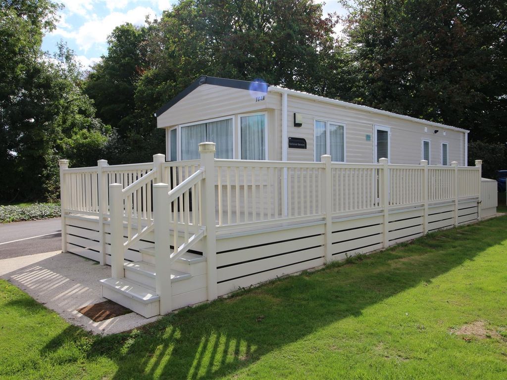 2 bed mobile/park home for sale in Hoburne Bashley, Sway Road, New Milton, Hampshire BH25, £26,995