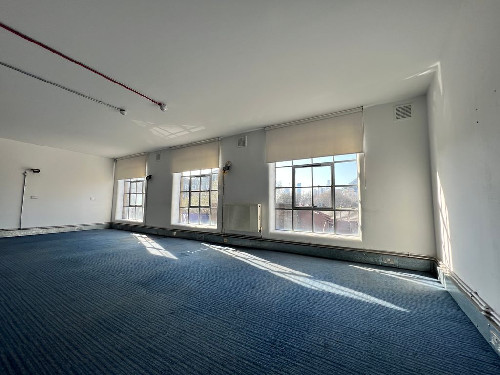 Office for sale in Orchard Place, London E14, £328,000