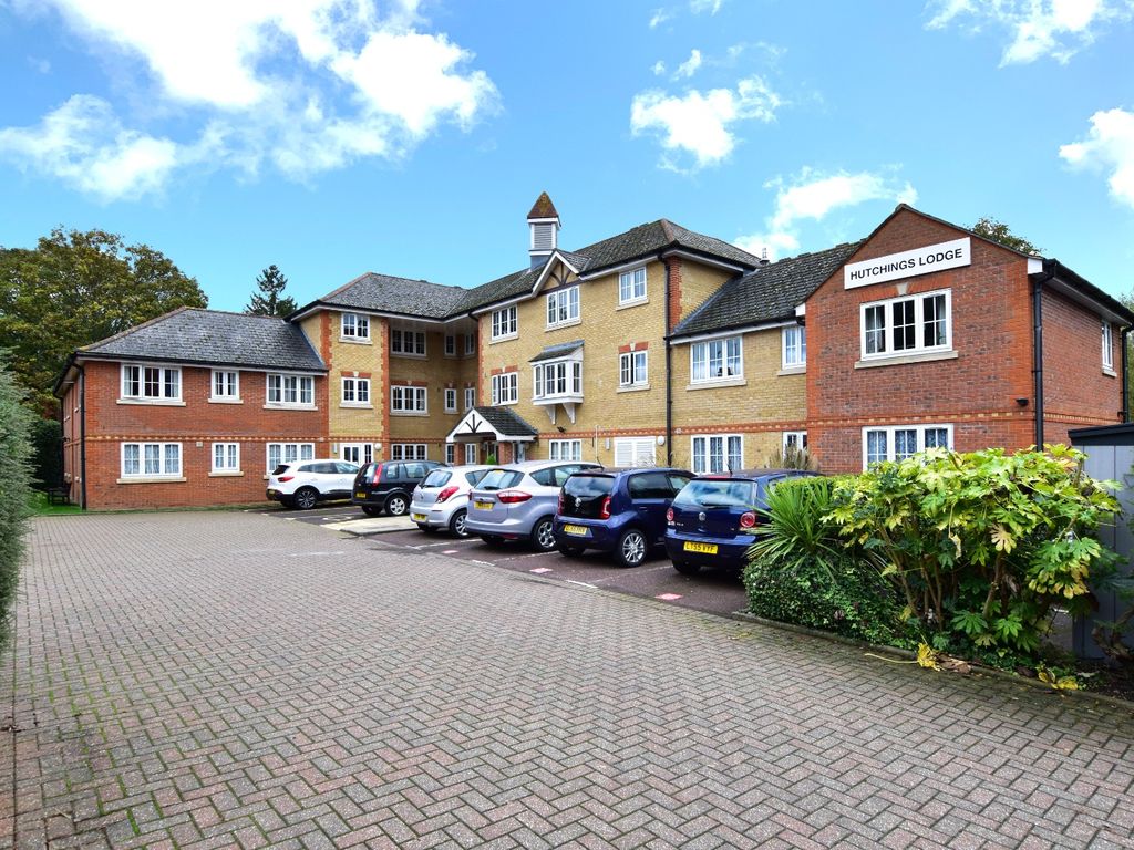 1 bed flat for sale in High Street, Rickmansworth, Hertfordshire WD3, £180,000