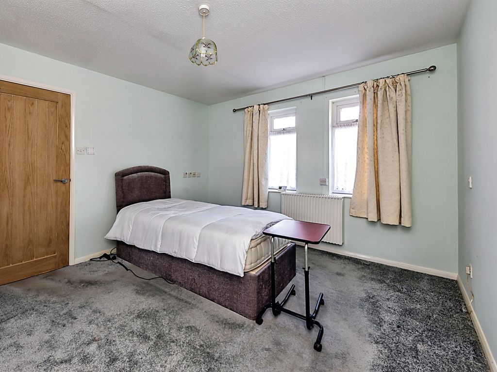 2 bed terraced bungalow for sale in Meridian Court, Singleton, Ashford TN23, £180,000