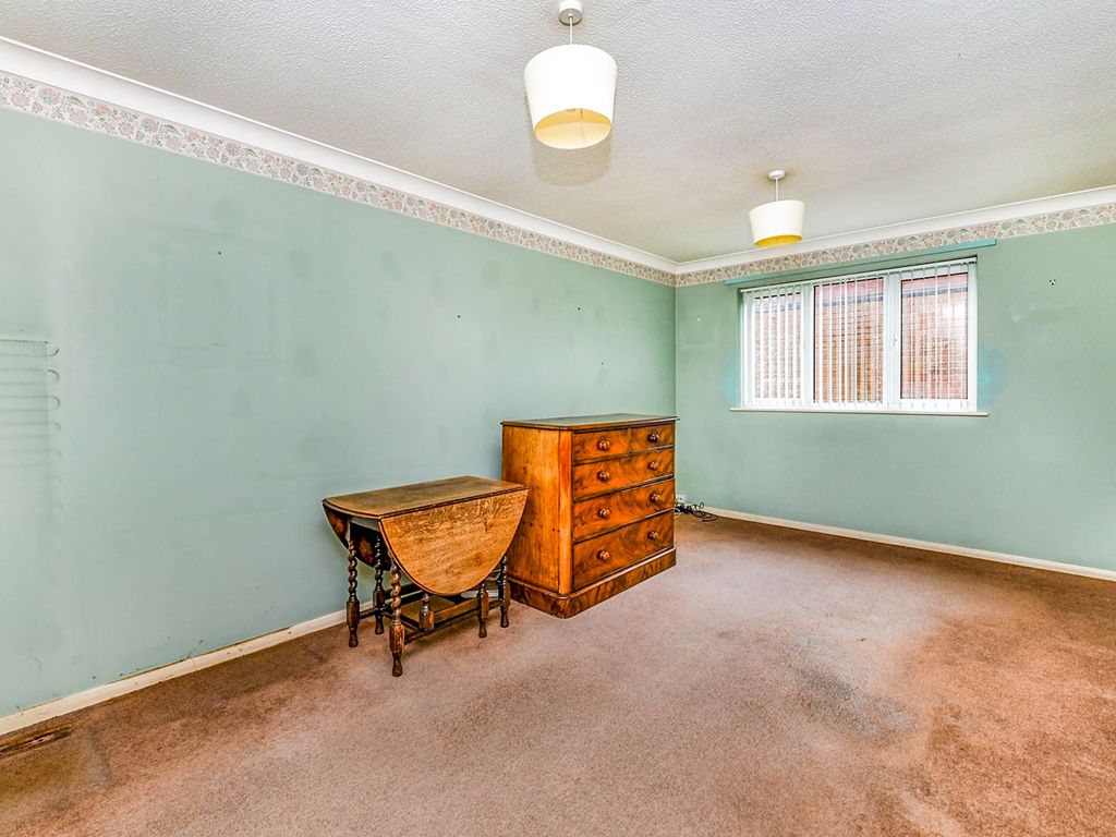 1 bed flat for sale in Baker Mews, High Street, Maldon CM9, £105,000