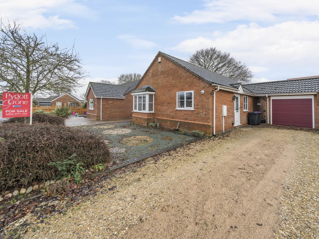 3 bed bungalow for sale in Chiltern Way, North Hykeham, Lincoln LN6, £167,500