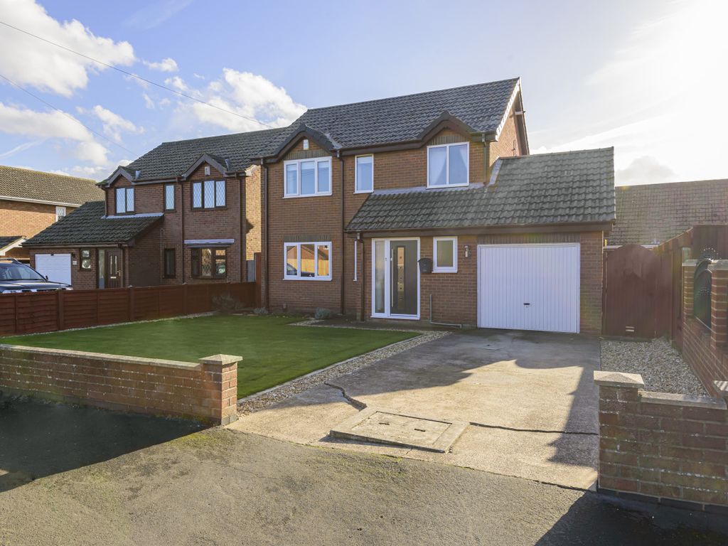 3 bed detached house for sale in Mullway, Immingham DN40, £181,000