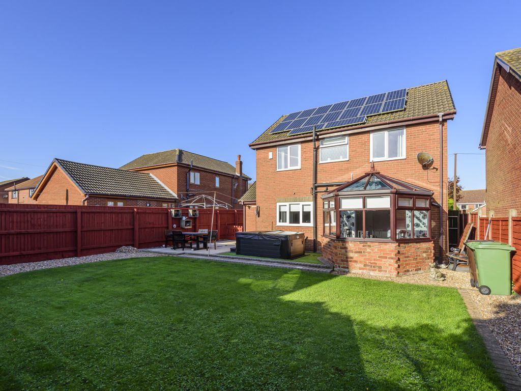 3 bed detached house for sale in Mullway, Immingham DN40, £181,000