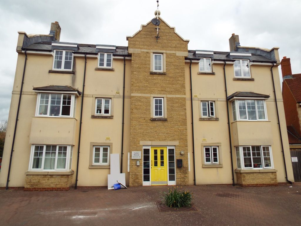 2 bed flat for sale in Cedar Manor, Prospero Way, Swindon, Wiltshire SN25, £130,000