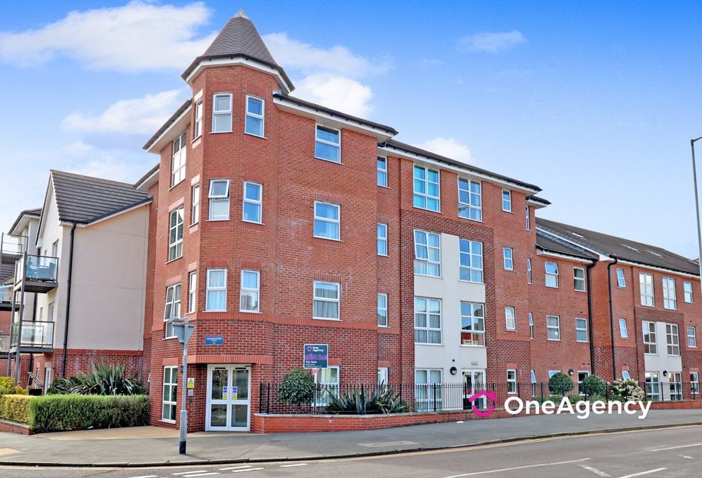 2 bed flat for sale in High Street, Wolstanton, Newcastle-Under-Lyme ST5, £115,000