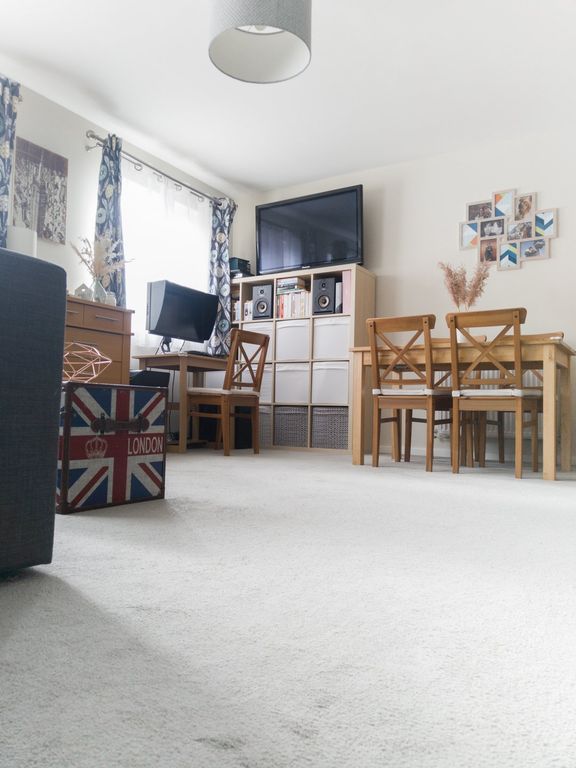 3 bed flat for sale in Asheridge Road, Chesham, Buckinghamshire HP5, £165,000