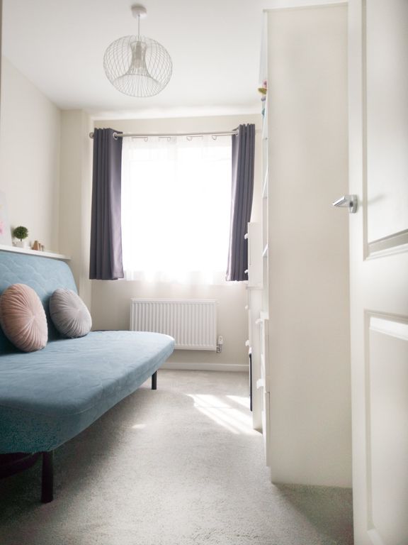 3 bed flat for sale in Asheridge Road, Chesham, Buckinghamshire HP5, £165,000