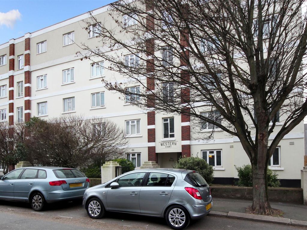 3 bed flat for sale in Western Court, Rosebank Way W3, £325,000