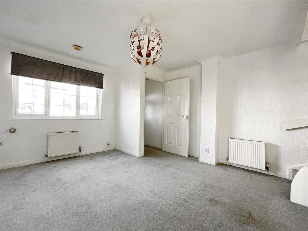 2 bed terraced house for sale in Fleet Close, Littlehampton, West Sussex BN17, £250,000