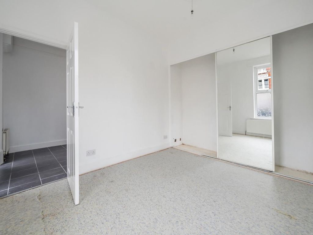 1 bed flat for sale in St. Andrews Road, Bedford MK40, £165,000