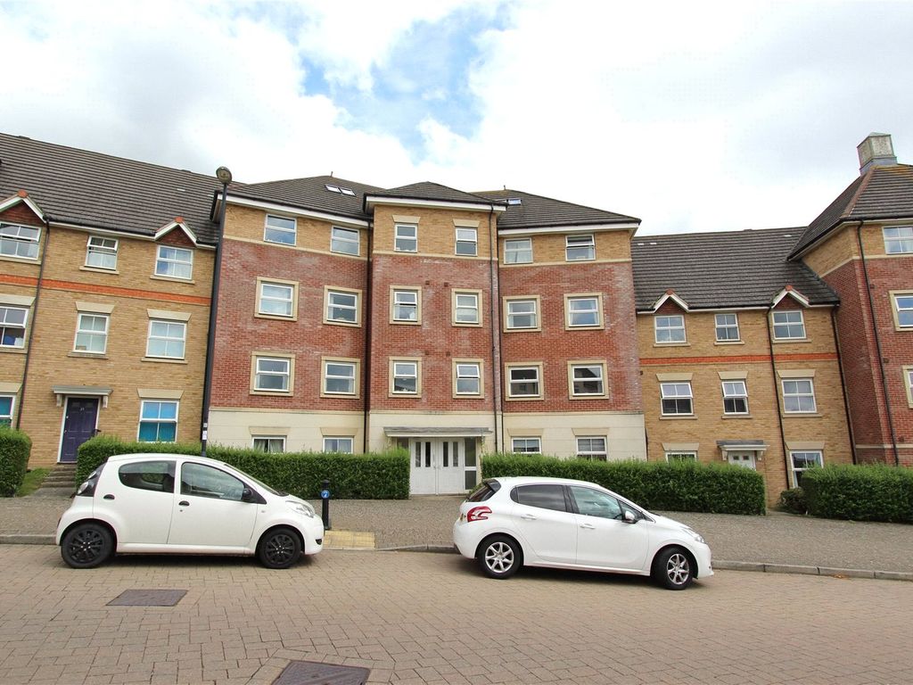 2 bed flat for sale in Marbeck Close, Swindon, Wiltshire SN25, £135,000