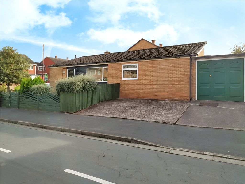 3 bed bungalow for sale in Clun Close, Wellington, Telford, Shropshire TF1, £250,000