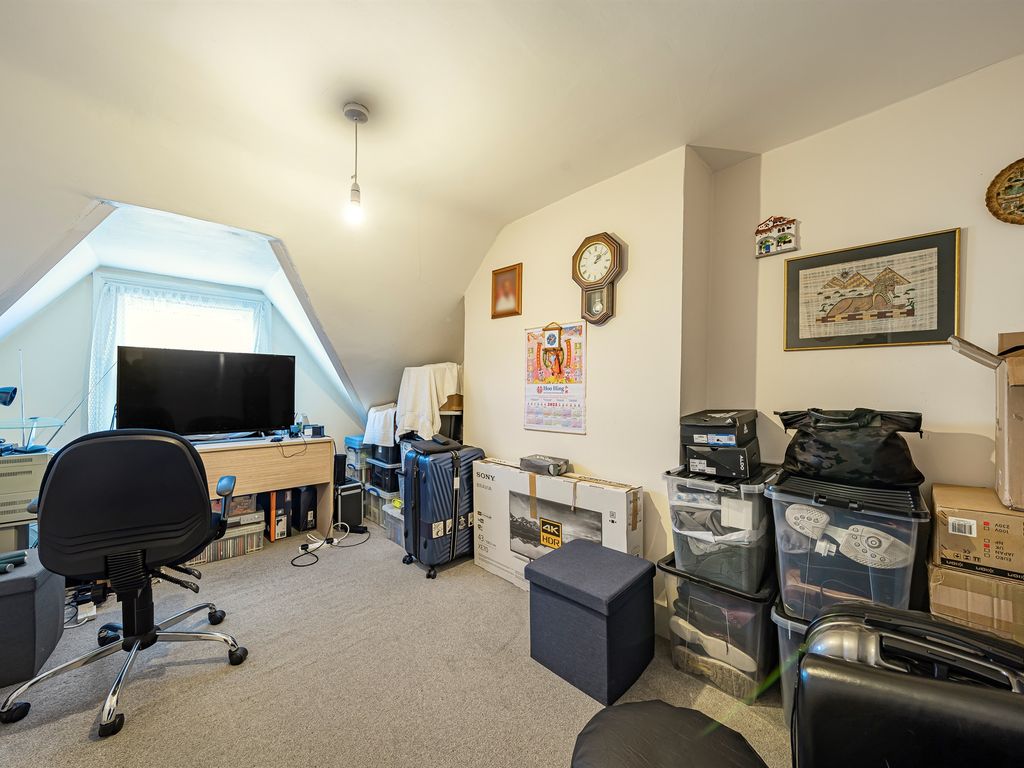 1 bed flat for sale in Elmers End Road, London SE20, £170,000