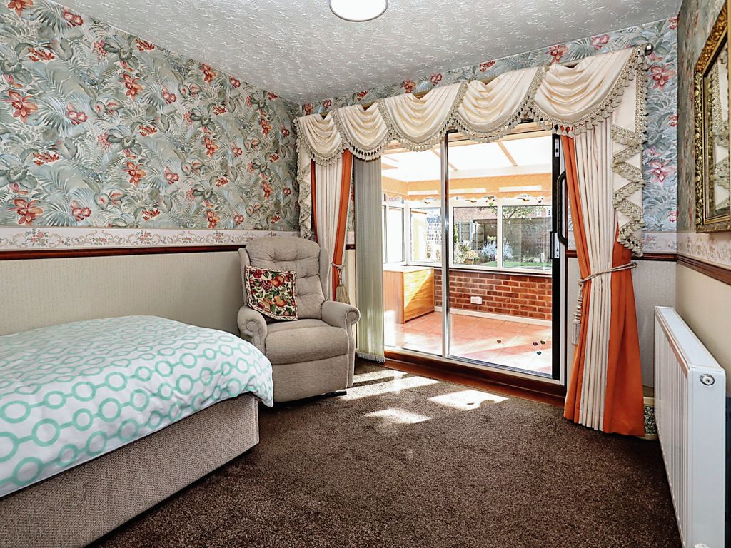 2 bed bungalow for sale in Penda Grove, Perton Wolverhampton, Staffordshire WV6, £268,000