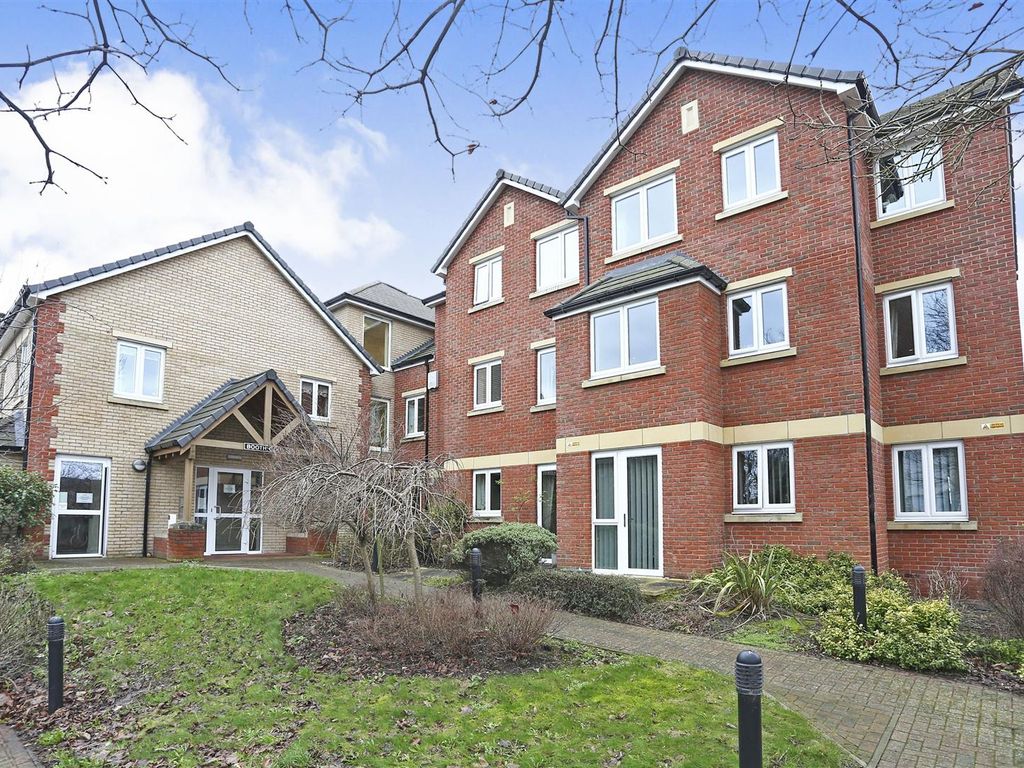 1 bed flat for sale in Booth Court, Handford Road, Ipswich IP1, £100,000