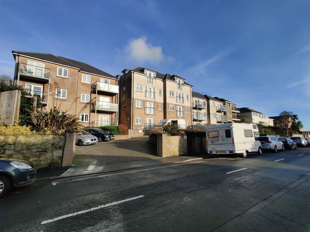 2 bed flat for sale in Hope Road, Shanklin PO37, £179,950