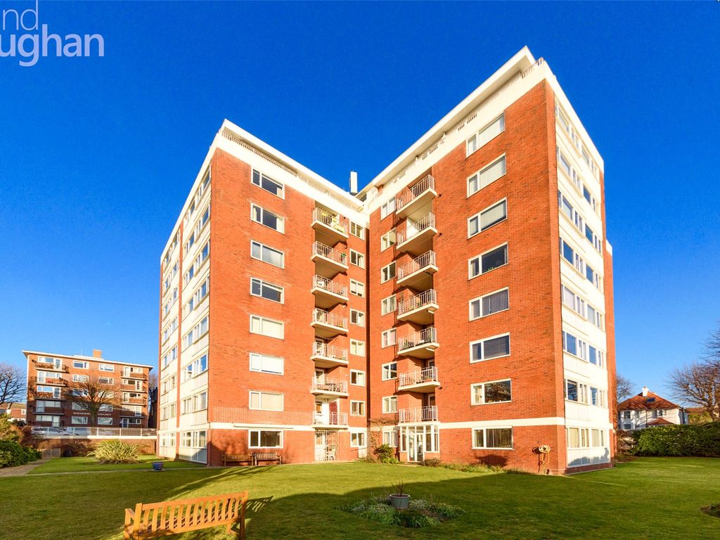 2 bed flat for sale in Cromwell Court, Cromwell Road, Hove BN3, £330,000