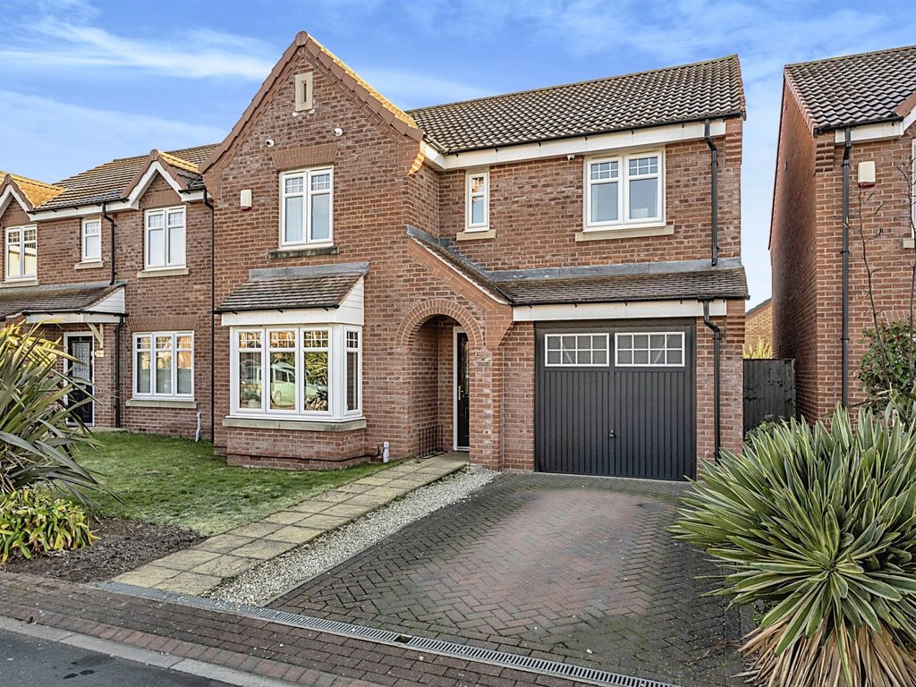 4 bed detached house for sale in Holly Field Crescent, Edenthorpe, Doncaster DN3, £325,000