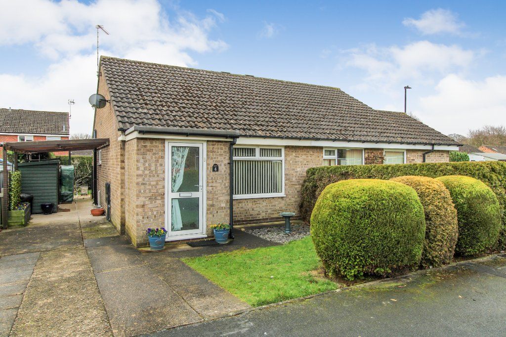 1 bed bungalow for sale in Fossdale Close, Knaresborough, North Yorkshire HG5, £209,950