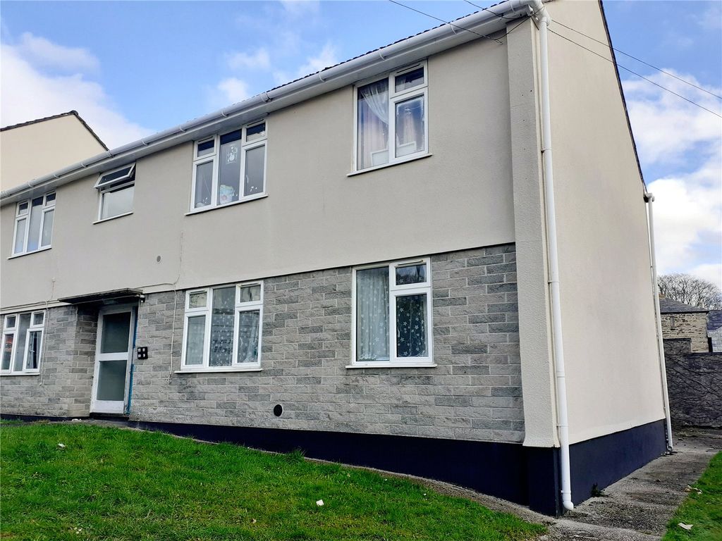 2 bed flat for sale in Rhind Street, Bodmin, Cornwall PL31, £80,000