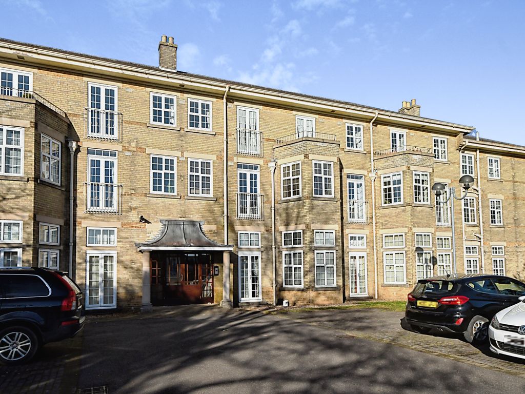 2 bed flat for sale in Chichester Road, Bracebridge Heath, Lincoln LN4, £150,000