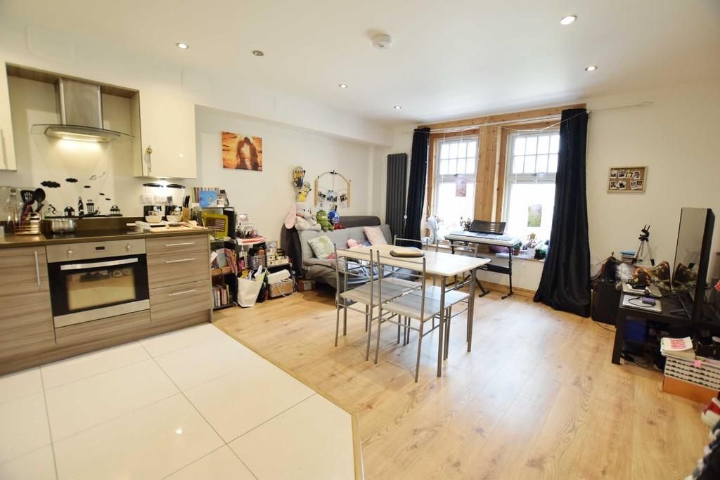 1 bed flat for sale in The Quadrant Centre, Old Christchurch Road, Bournemouth BH1, £139,950