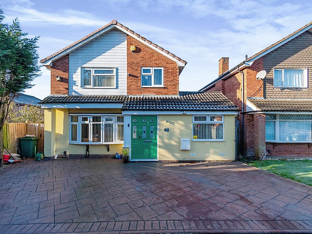 4 bed detached house for sale in Kewstoke Road, Willenhall, West Midlands WV12, £325,000