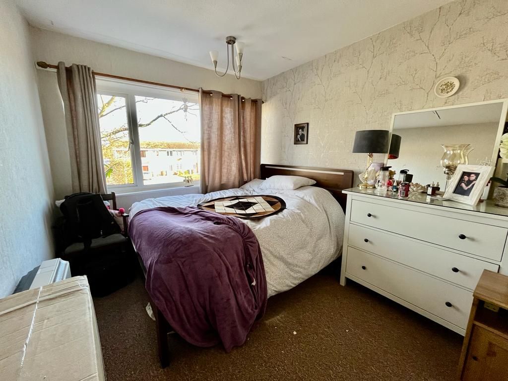 2 bed maisonette for sale in Rowood Drive, Solihull B92, £166,500