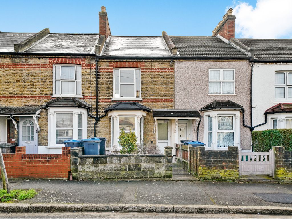 2 bed terraced house for sale in Livingstone Road, London CR7, £325,000