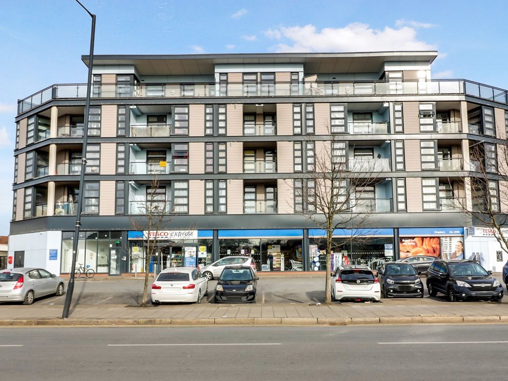 2 bed flat for sale in Azure Court, 666 Kingsbury Road, London NW9, £315,000