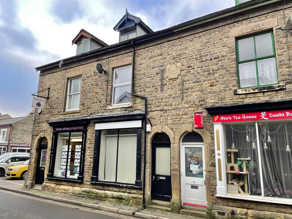 2 bed flat for sale in Market Street, Buxton SK17, £125,000