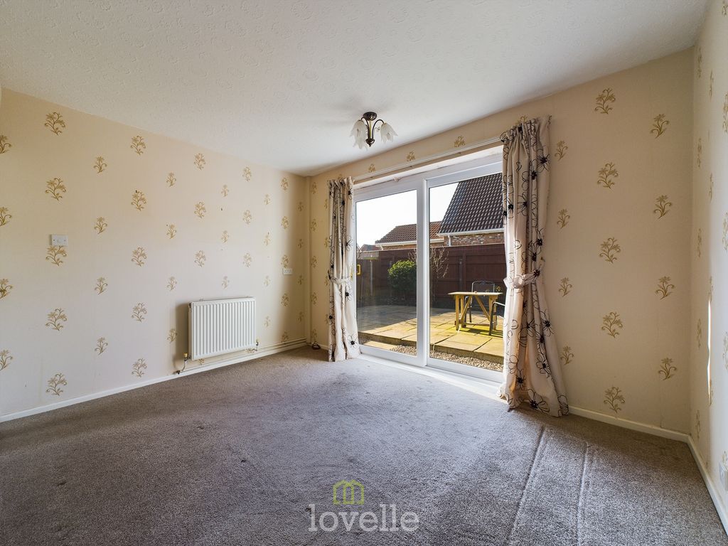 3 bed detached bungalow for sale in Haile Road, Humberston DN36, £185,000