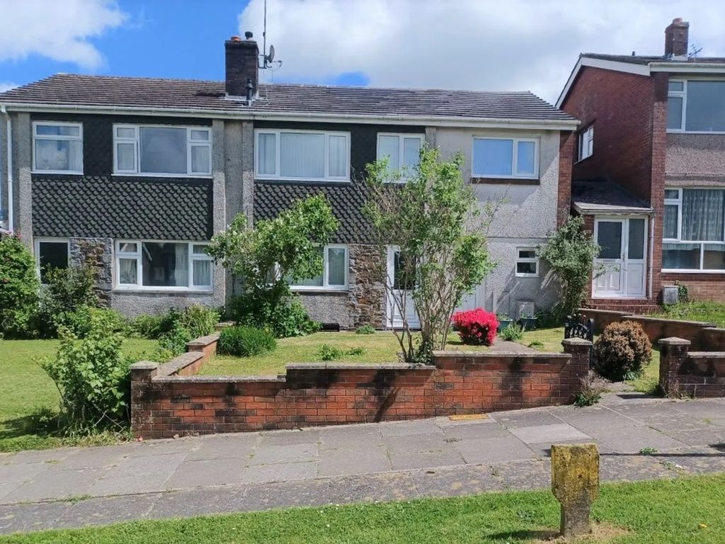 5 bed semi-detached house for sale in Knoll Gardens, Carmarthen SA31, £215,000