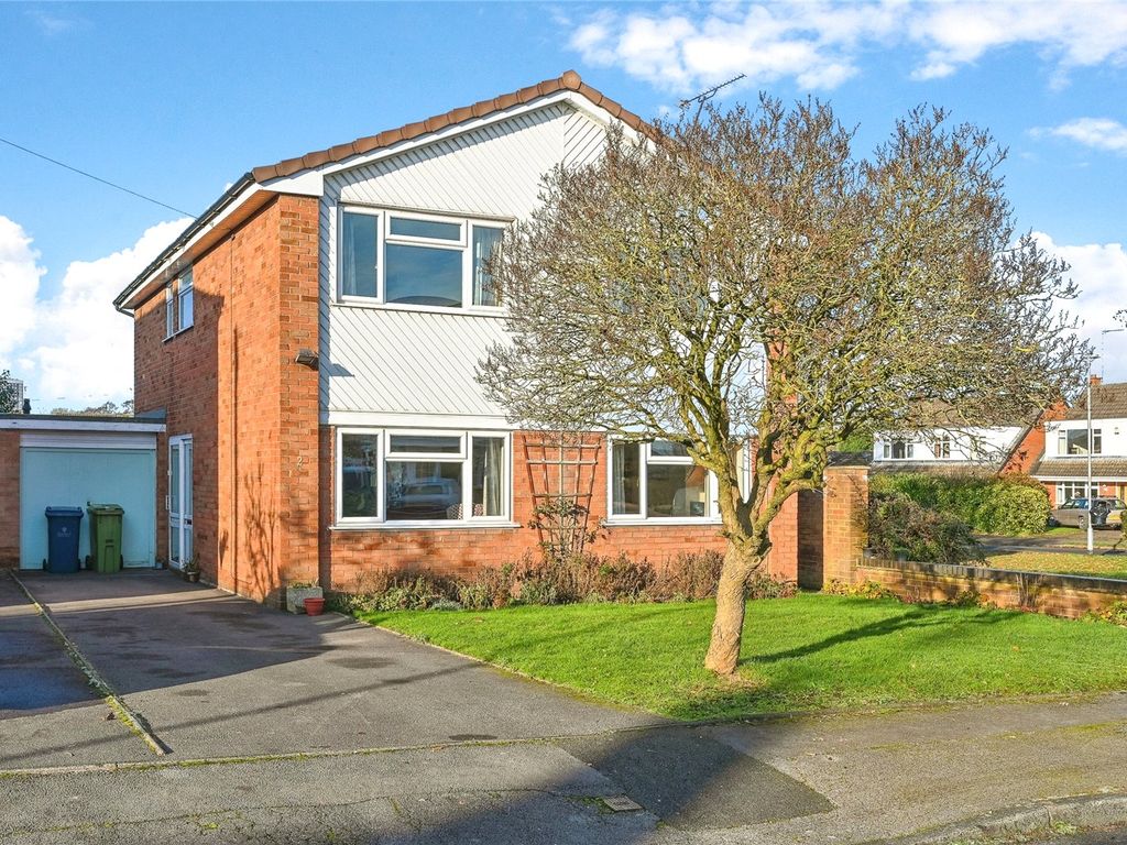 4 bed detached house for sale in Corran Road, Stafford ST17, £270,000