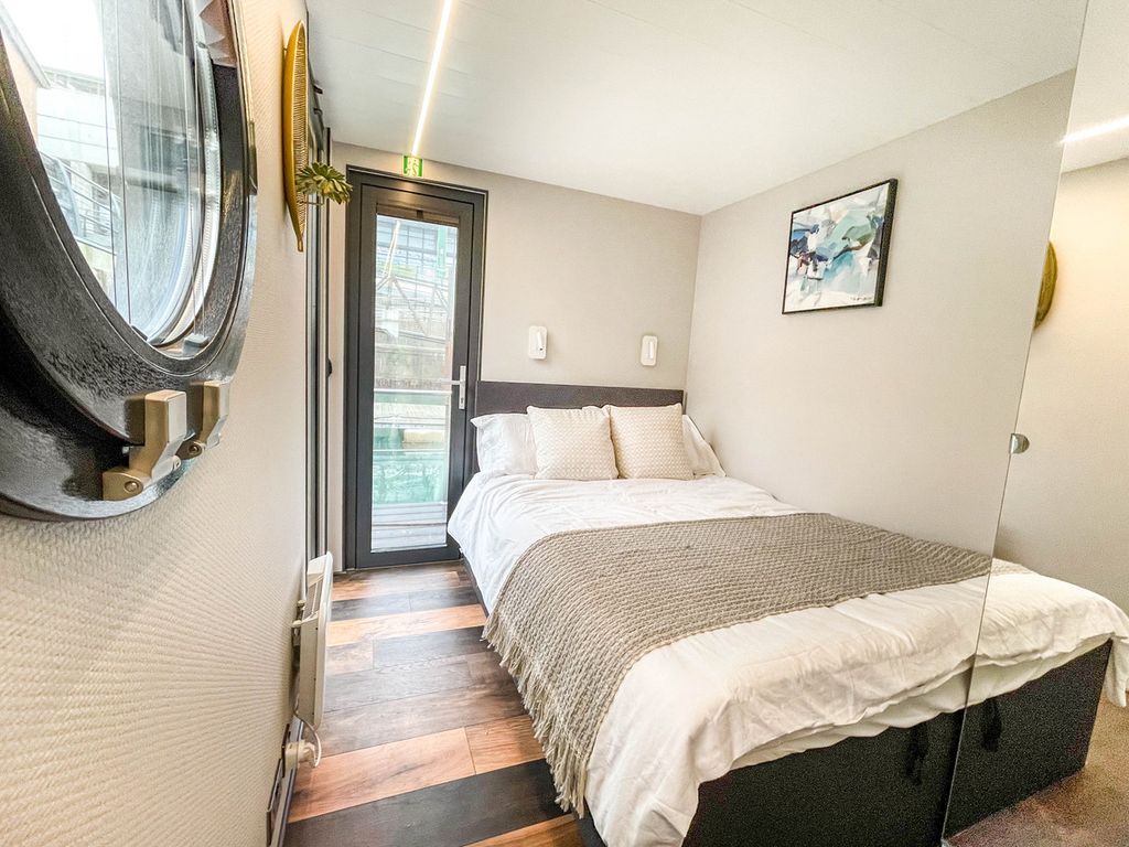 2 bed flat for sale in Brighton Marina Village, Brighton BN2, £185,000