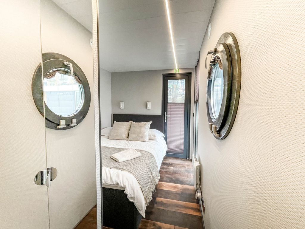 2 bed flat for sale in Brighton Marina Village, Brighton BN2, £185,000
