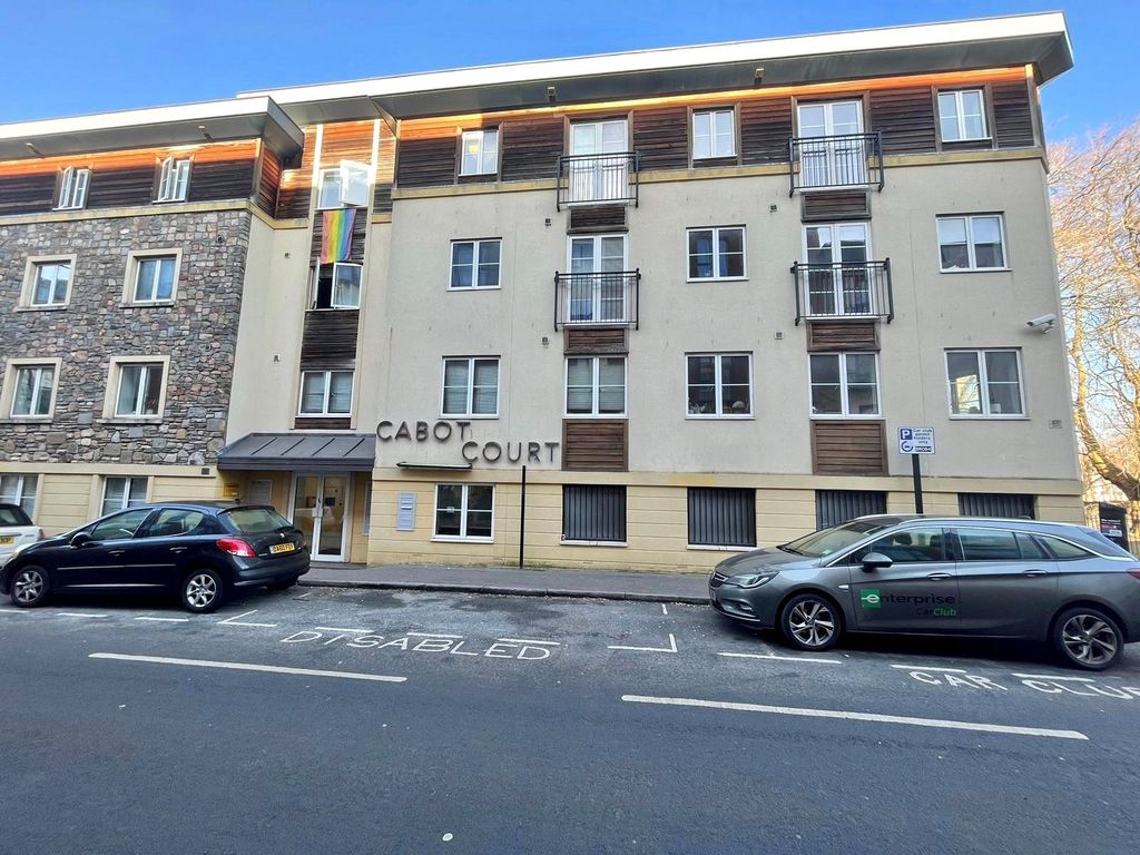 1 bed flat for sale in Cabot Court, Braggs Lane, Bristol BS2, £190,000